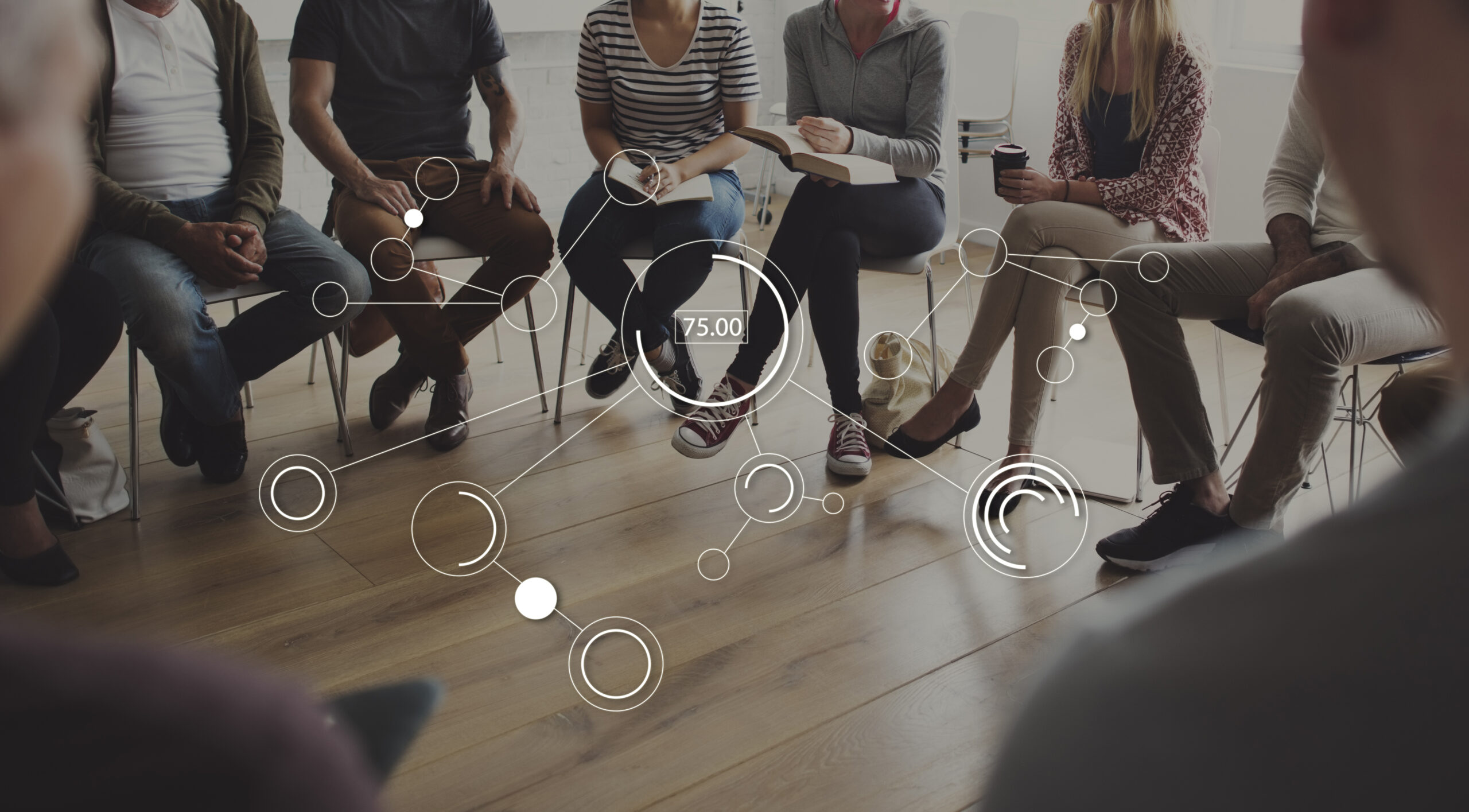 Grupo de jóvenes trabajando habilidades