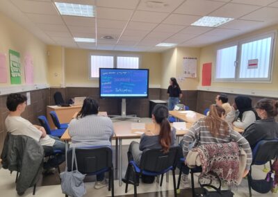 Acción de refuerzo 1ª fase (acogida): “Conecta y Activa”